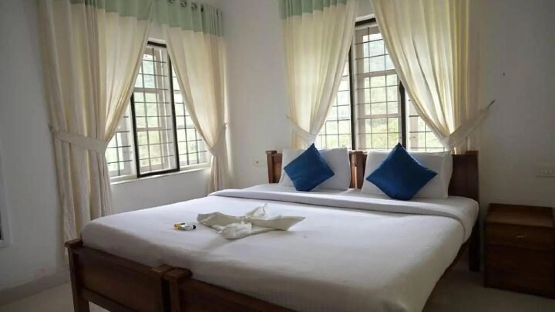The White Bloom 3Bhk Villa Munnar