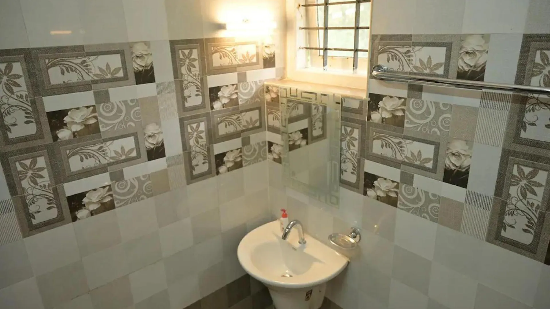 The White Bloom 3Bhk Villa Munnar