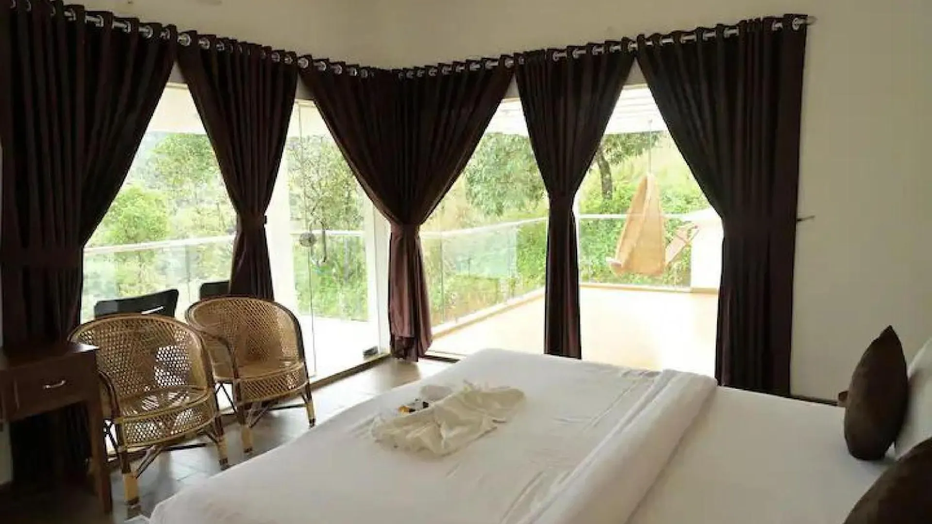 The White Bloom 3Bhk Villa Munnar