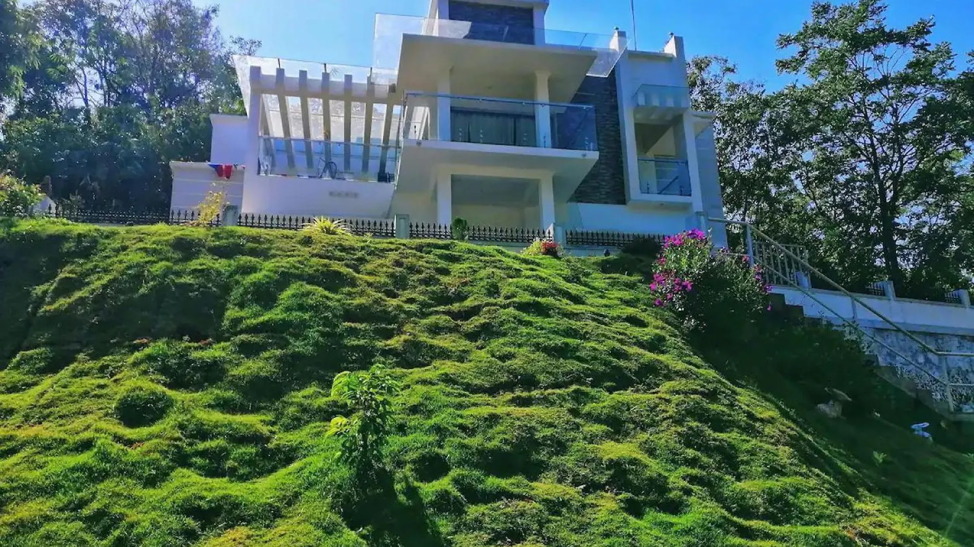 The White Bloom 3Bhk Villa Munnar